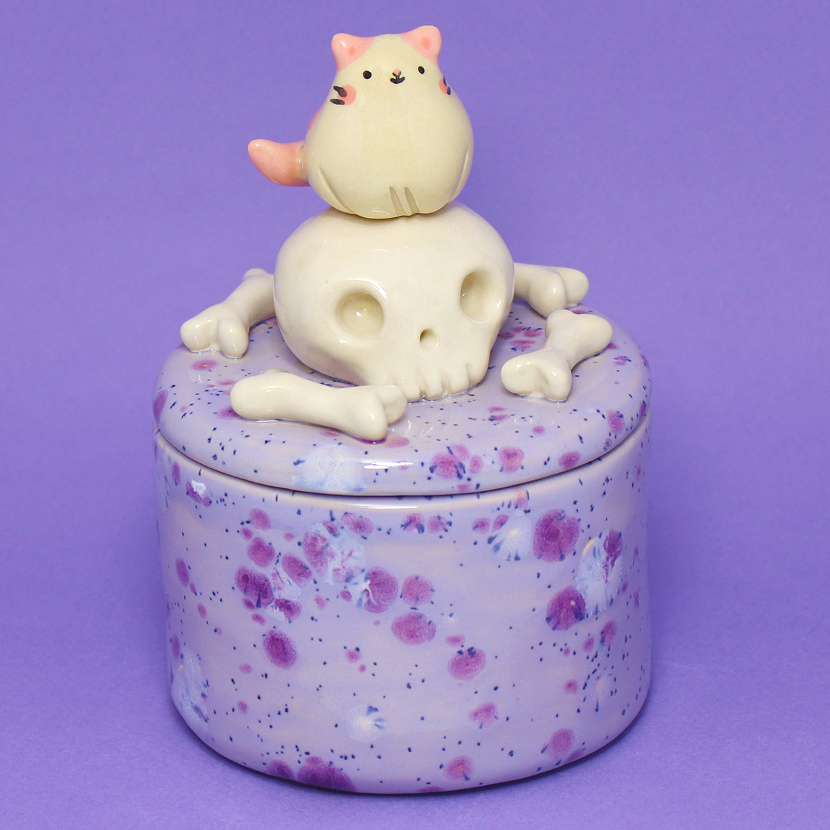 Ceramic Boneyard Cat Container with Lid #2870