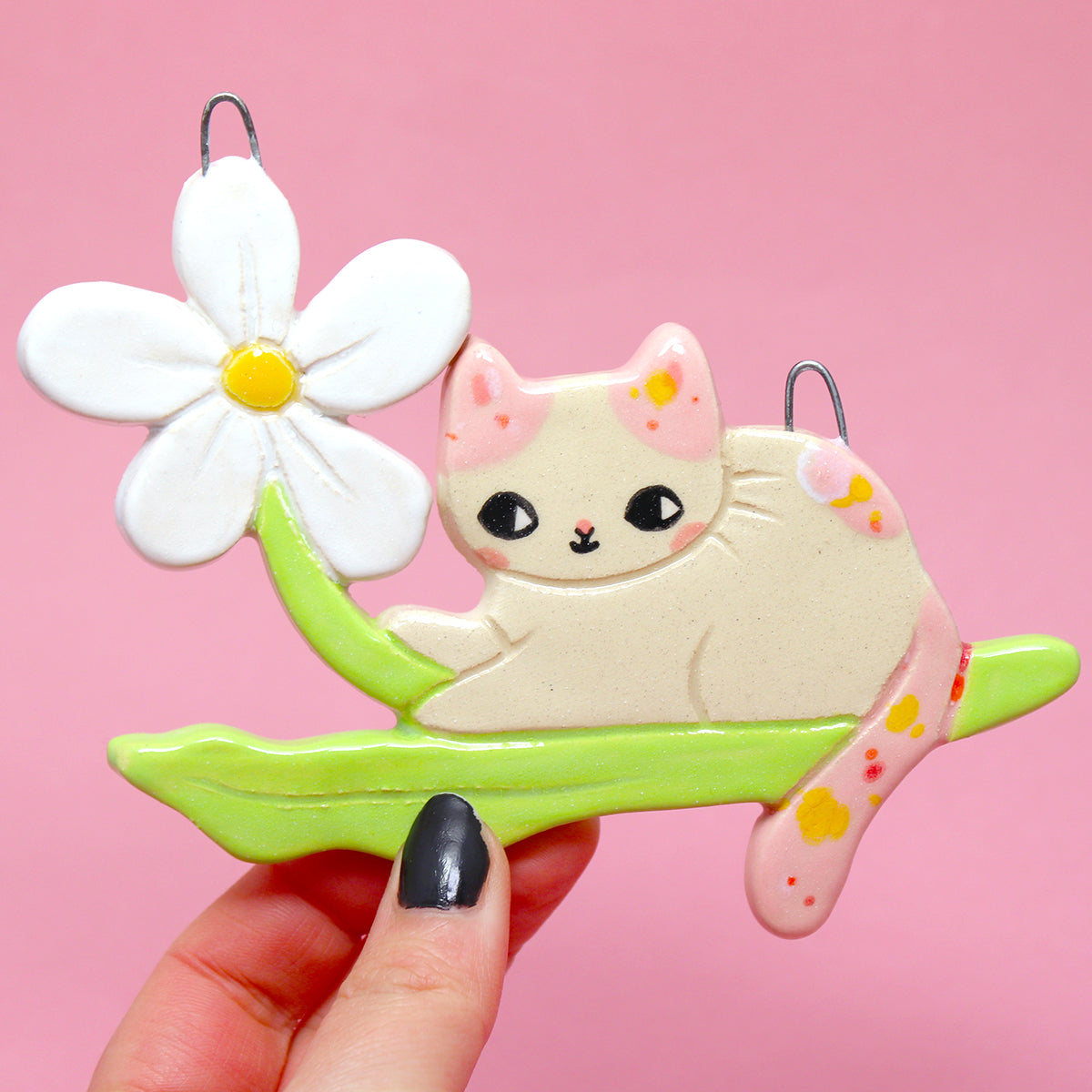 Ceramic Daisy Cat Wall Hanging #2728