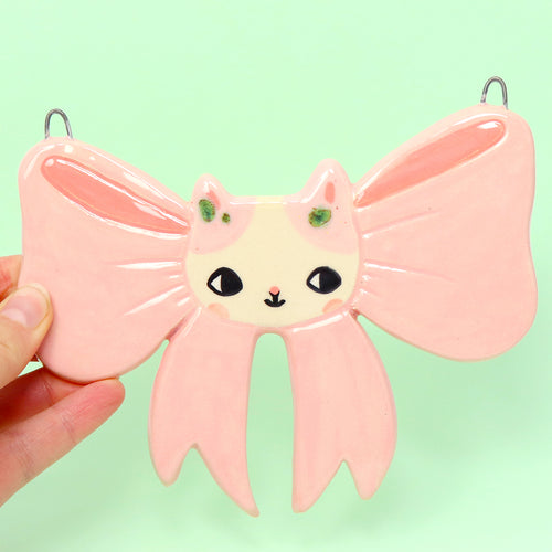 Ceramic Bow Cat Wall Hanging #2992