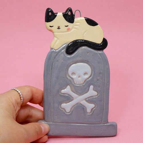 Ceramic Graveyard Cat Wall Hanging #3268
