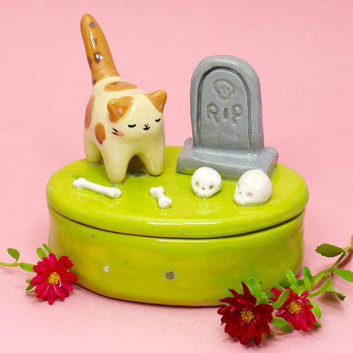 Ceramic Graveyard Cat Container with Lid #3249