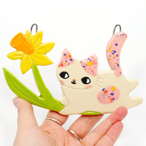 Ceramic Daffodil Cat Wall Hanging #2673