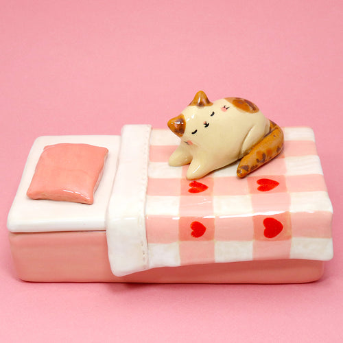 Ceramic Cat on the Bed Container with Lid #3156