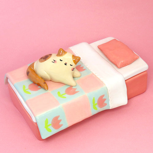 Ceramic Cat on the Bed Container with Lid #3184