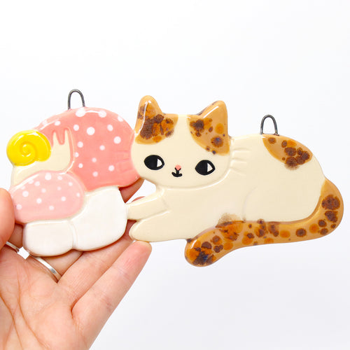 Ceramic Mushroom Cat Wall Hanging #2993